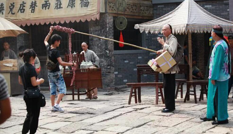疫情之下，影视行业如何理性自救：老本垫底 降薪减压